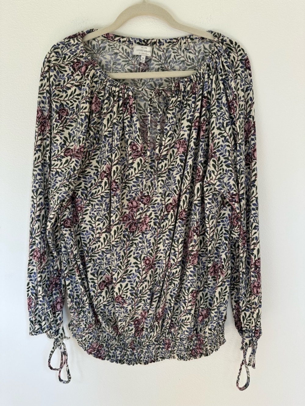 Lucky Brand 2X  Boho style top w/ elastic sheering at waist and tie at neck.